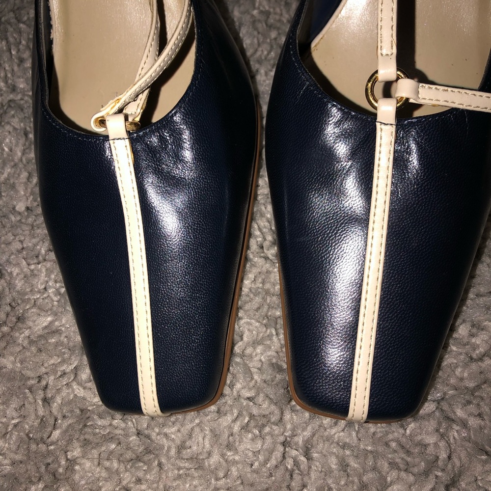 BNWOT navy blue and cream Ann Marino women wedge heels. - Picture 2 of 6